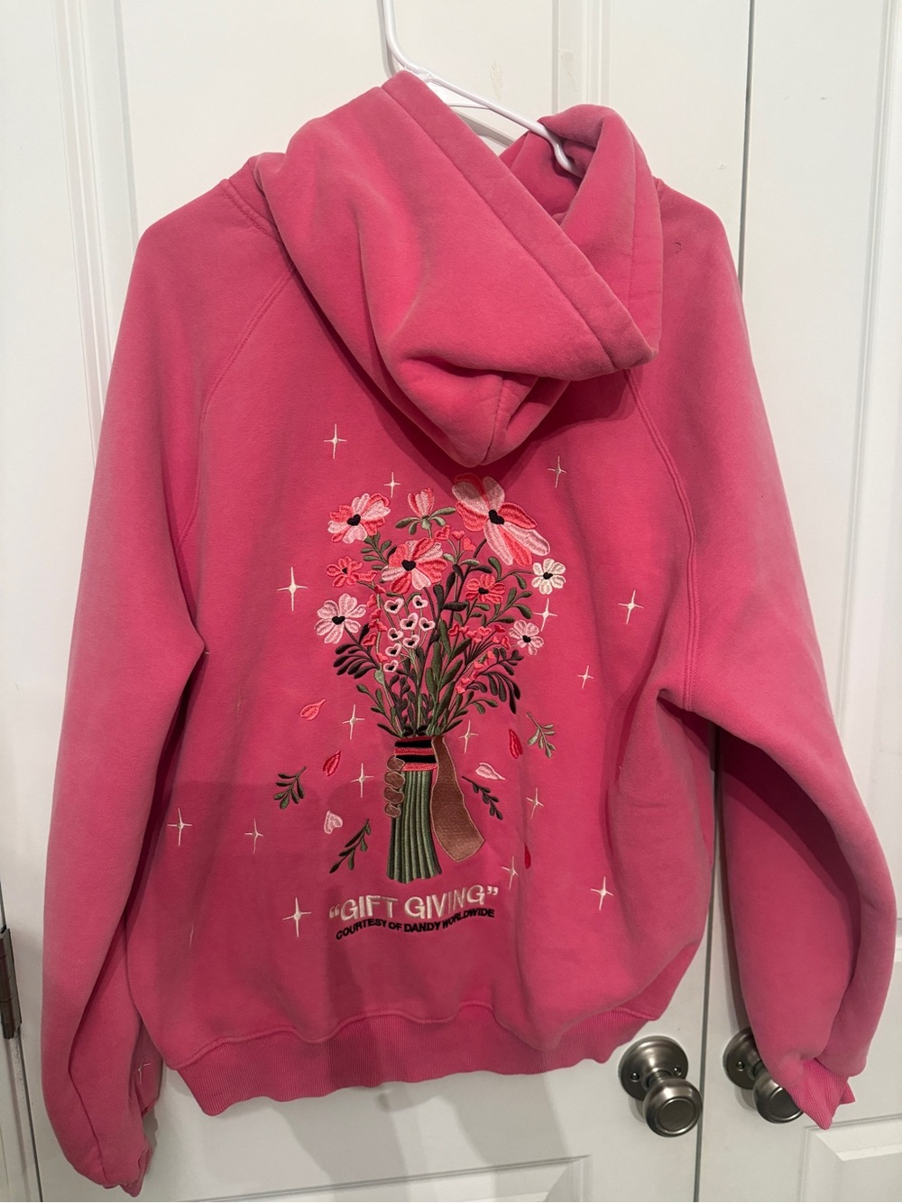 DANDY WORLDWIDE “Gift giving” SWEATSHIRT